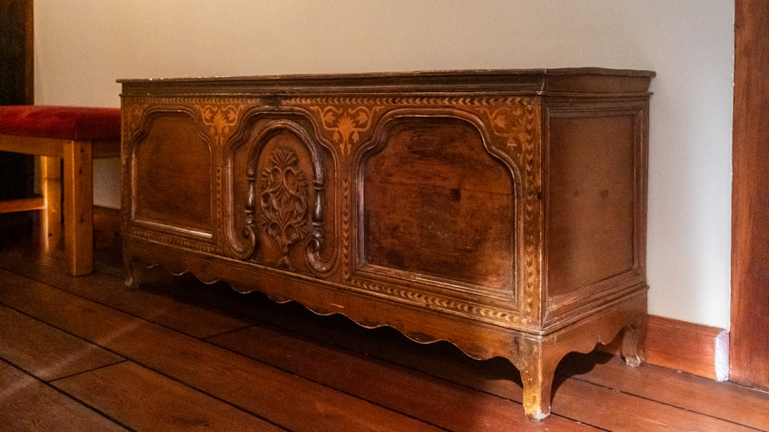 Photo restore antique furniture