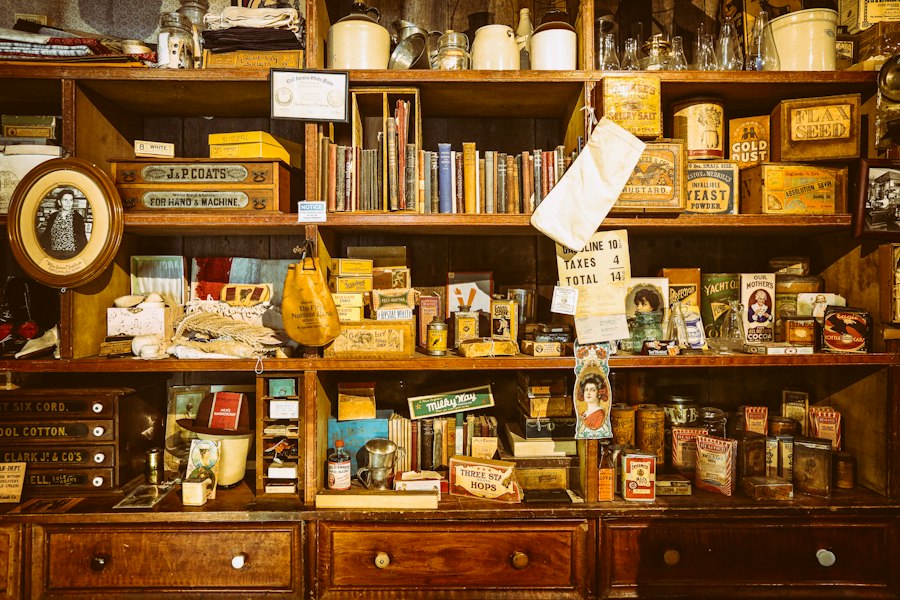 Photo rare collectible items guide experts data